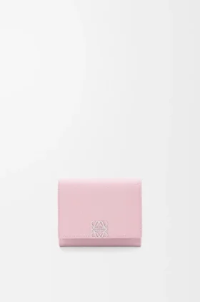 Cartera triple «Anagram» en piel de becerro con grano de Pebble