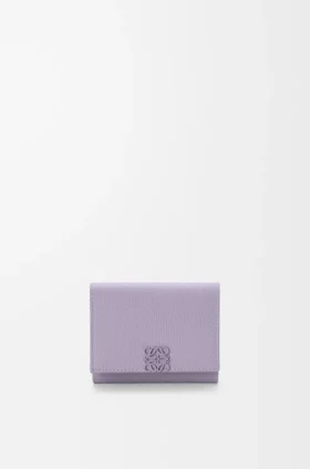 Cartera triple «Anagram» en piel de becerro con grano de Pebble