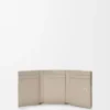 Cartera triple «Anagram» en piel de becerro con grano de Pebble Cartera triple «Anagram» en piel de becerro con grano de Pebble