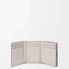 Cartera triple «Anagram» en piel de becerro con grano de Pebble Cartera triple «Anagram» en piel de becerro con grano de Pebble