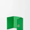 Cartera triple «Anagram» en piel de becerro con grano de Pebble Cartera triple «Anagram» en piel de becerro con grano de Pebble