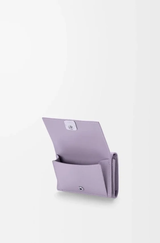 Cartera triple «Anagram» en piel de becerro con grano de Pebble Cartera triple «Anagram» en piel de becerro con grano de Pebble