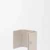 Cartera triple «Anagram» en piel de becerro con grano de Pebble Cartera triple «Anagram» en piel de becerro con grano de Pebble
