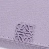 Cartera triple «Anagram» en piel de becerro con grano de Pebble Cartera triple «Anagram» en piel de becerro con grano de Pebble