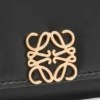 Cartera triple Puffer Anagram en piel de becerro napa brillante