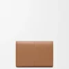 Cartera vertical pequeña en piel de becerro lisa y granulada Cartera vertical pequeña en piel de becerro lisa y granulada