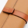 Cartera vertical pequeña en piel de becerro suave granulada Cartera vertical pequeña en piel de becerro suave granulada