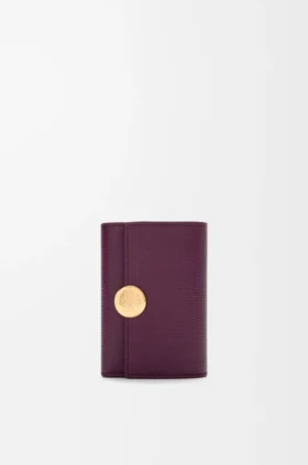 Cartera vertical pequeña «Pebble» en piel de becerro con textura «Pebble» Cartera vertical pequeña «Pebble» en piel de becerro con textura «Pebble»