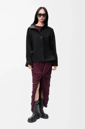 Chaqueta con capucha de algodón y seda