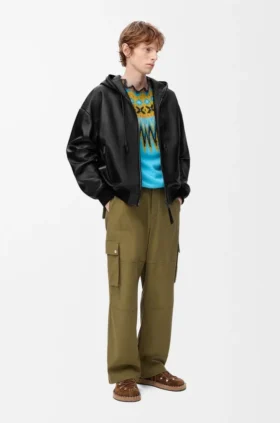 Chaqueta con capucha de piel de cordero napa