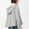 Chaqueta con capucha de piel de oveja Chaqueta con capucha de piel de oveja