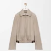 Chaqueta con cinturón de piel de cabra de gamuza Chaqueta con cinturón de piel de cabra de gamuza