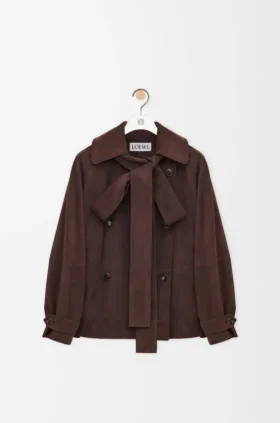 Chaqueta con lazo en piel de cabra de gamuza