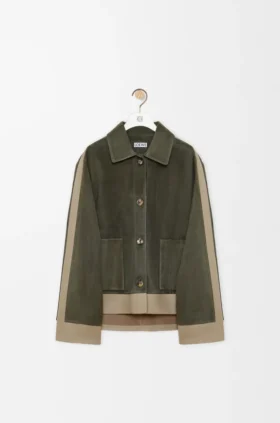 Chaqueta con puños doblados de piel de cordero de gamuza