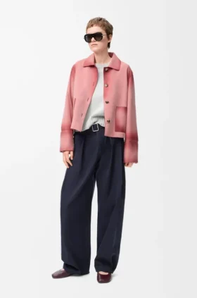 Chaqueta con puños doblados de piel de cordero de gamuza