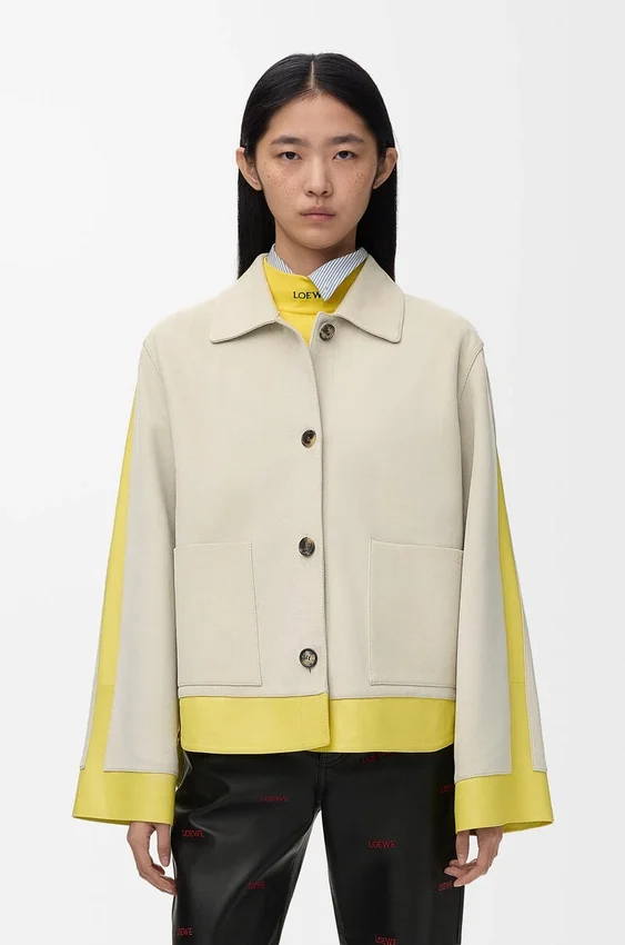 Chaqueta con puños doblados de piel de cordero de gamuza Chaqueta con puños doblados de piel de cordero de gamuza