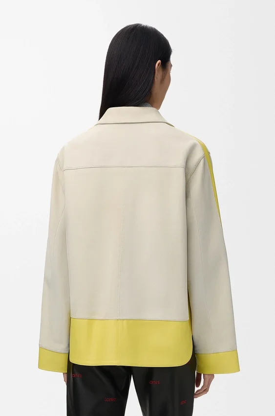 Chaqueta con puños doblados de piel de cordero de gamuza Chaqueta con puños doblados de piel de cordero de gamuza