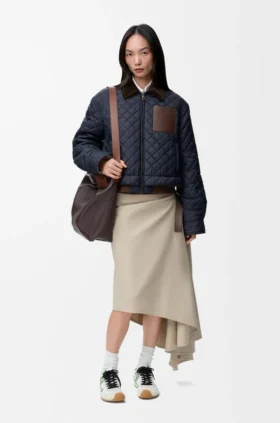 Chaqueta corta de tejido técnico