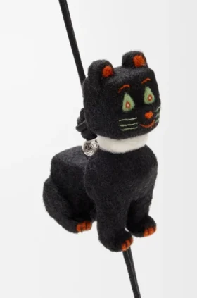 Colgante de gato futurista de fieltro