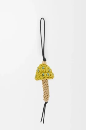 Colgante de seta en cordón
