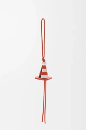 Colgante Work Cone de latón y piel de becerro