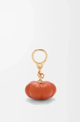 Dije de calabaza en piel de cordero