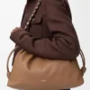 Flamenco Purse grande en piel de cordero napa suave Flamenco Purse grande en piel de cordero napa suave