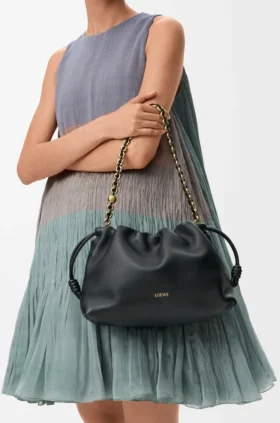 Flamenco Purse mediana en piel de cordero napa suave