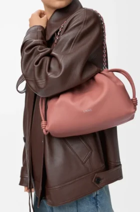 Flamenco Purse mediana en piel de cordero napa suave