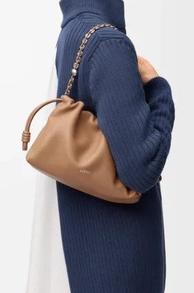 Flamenco Purse mediana en piel de cordero napa suave