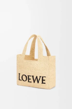 Font Tote pequeño en rafia con tipografía Loewe