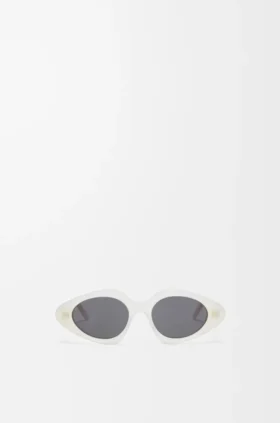 Gafas de sol delgadas con forma triangular