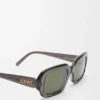 Gafas de sol rectangulares y delgadas