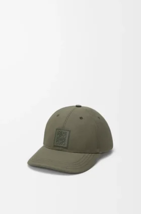 Gorra con parche de lona