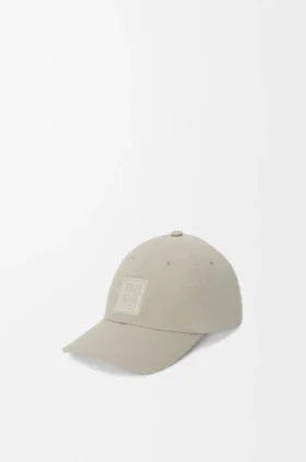 Gorra con parche de lona