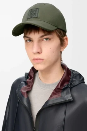Gorra con parche de lona