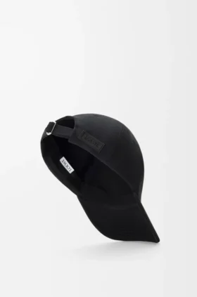 Gorra con parche de lona