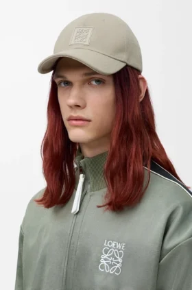 Gorra con parche de lona