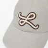 Gorra con parche «L» de algodón Gorra con parche «L» de algodón