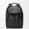 Mochila Flamenco en piel de becerro suave y brillante Mochila Flamenco en piel de becerro suave y brillante