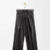 Pantalones con cinturón de piel de cordero napa