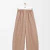 Pantalones de corte acampanado en piel de cordero napa Pantalones de corte acampanado en piel de cordero napa