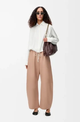 Pantalones de corte acampanado en piel de cordero napa