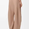 Pantalones de corte acampanado en piel de cordero napa Pantalones de corte acampanado en piel de cordero napa