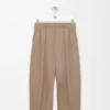 Pantalones de corte cilíndrico en lana Pantalones de corte cilíndrico en lana