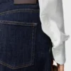 Pantalones de mezclilla con cinturón Pantalones de mezclilla con cinturón