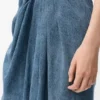 Pantalones de mezclilla con drapeado Pantalones de mezclilla con drapeado