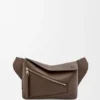 Puzzle Bumbag pequeña en piel de becerro granulada Puzzle Bumbag pequeña en piel de becerro granulada