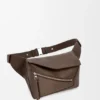 Puzzle Bumbag pequeña en piel de becerro granulada Puzzle Bumbag pequeña en piel de becerro granulada