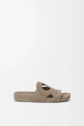 Sandalia Ease Monogram de gamuza